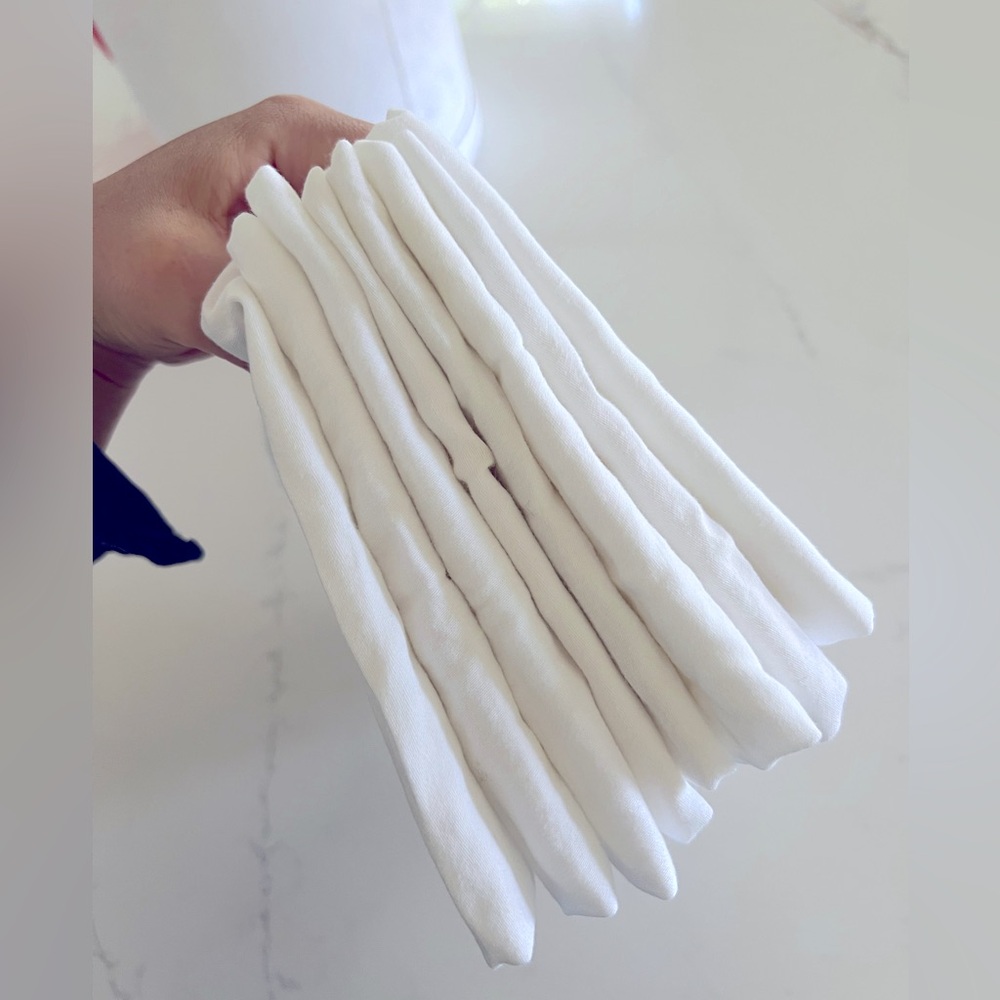 Cloth napkins total 8